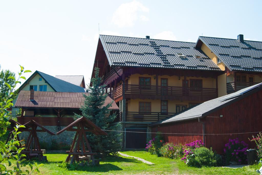 Casa De Vacanta Silvia Менестіря-Хуморулуй Екстер'єр фото