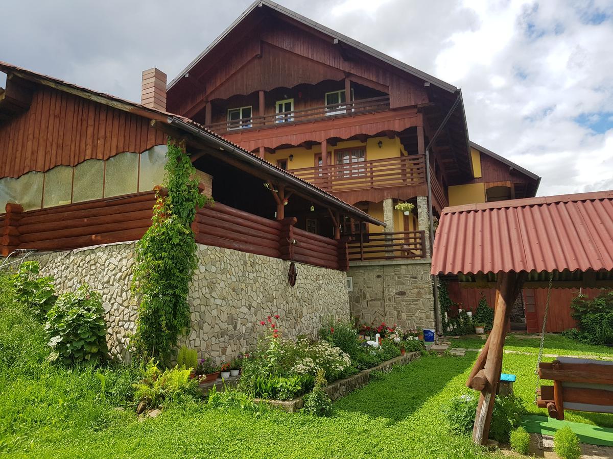 Casa De Vacanta Silvia Менестіря-Хуморулуй Екстер'єр фото